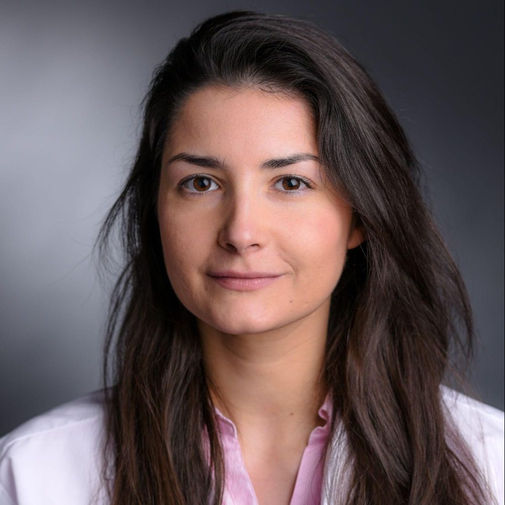 Dr. Ana C. Garrido Castro