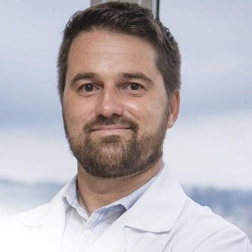 Dr. Tomás Reinert