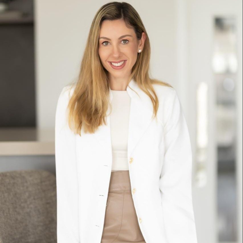 Dra. Débora Gagliato
