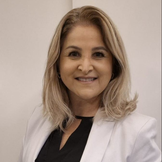 Dra. Adriana Valadão